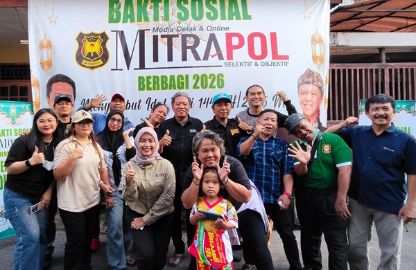 Awak redaksi Mitrapol saat baksos di Jakarta, Sabtu (14/3/2026)/(Foto: Dok. Mitrapol)