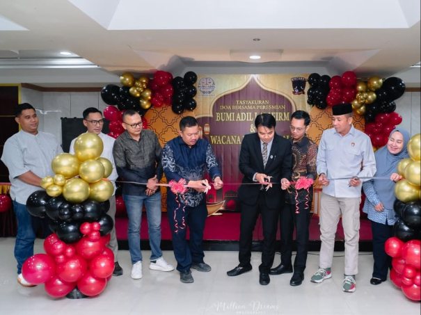 Peresmian Kantor hukum Bumi Adil Law Firm & Associates, Jumat (13/3/2026).(Foto: istimewa)