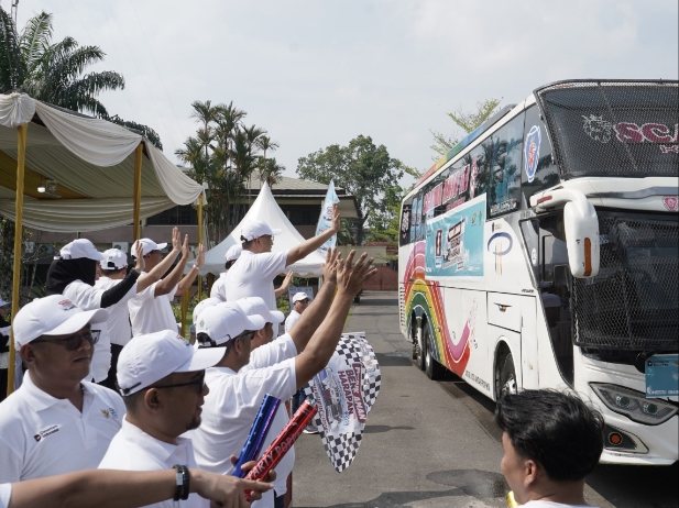 PTPN IV PalmCo memberangkatkan sebanyak 1.160 peserta program mudik gratis Lebaran 2026 secara serentak dari berbagai titik di wilayah operasional Sumatera dan Kalimantan, Selasa (18/3/2026).(Foto: Dok. PTPN IV PalmCo)