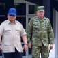 Gubernur Akmil Mayjen TNI Rano Maxim Adolf Tilaar (kanan) saat menyambut kedatangan Presiden Prabowo Subianto (kiri) di Lapangan Sapta Marga Akmil Magelang, Jawa Tengah, Kamis (9/4/2026). (Foto: Mercinews.com/HO-Akmil)