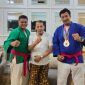 Atlet Kurash Muhammad Salim (kiri) bersama Habib Luthfi (tengah) dan pelatihnya Subhan Prasandra (kanan). (Foto: Dok. Pribadi)