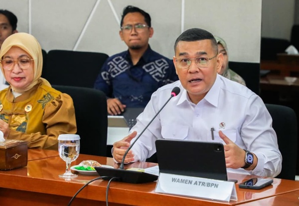 Wakil Menteri ATR/Wakil Kepala BPN, Ossy Dermawan, saat rapat koordinasi di kantor Kementerian Pemberdayaan Perempuan dan Perlindungan Anak (PPPA), Selasa (7/4/2026). (Foto: Dok. Kementerian ATR/BPN)