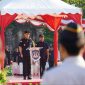 Dirjen Imigrasi, Hendarsam Marantoko, memimpin pengukuhan Satgas Patroli Dharma Dewata dan Pimpasa di Lapangan Puputan Margarana Niti Mandala Renon, Denpasar, Rabu (15/4/2026). (Foto: Dok. Ditjen Imigrasi)