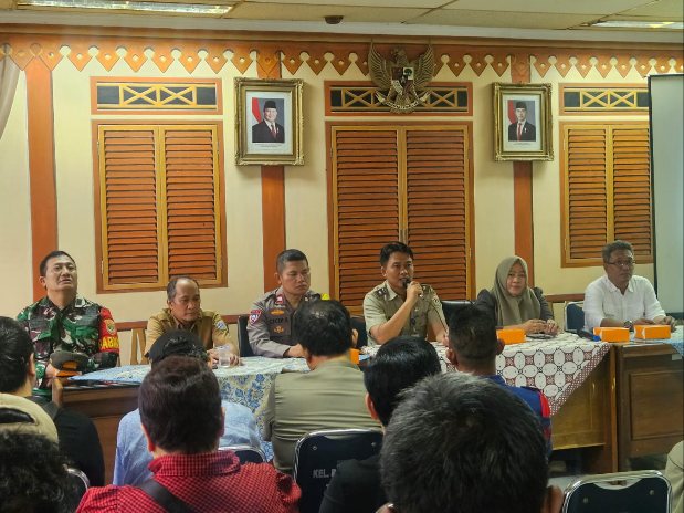 Yayasan Perlindungan Hukum Masyarakat Indonesia (YPHMI) menggandeng Pemkot Jakbar menggelar sosialisasi perlindungan perempuan dan anak di Kelurahan Roa Malaka, Tambora, Jakbar, Senin (13/4/2026). (Foto: Dok. YPHMI)