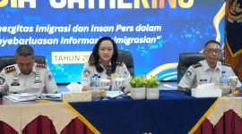 Kakanwil Ditjenim Bali, Felucia Sengky Ratna (tengah) saat kegiatan Coffee Morning Road Show bersama media di Kanim Singaraja, Selasa (12/5/2026). (Foto: Dok. Kanwil Ditjenim Bali)