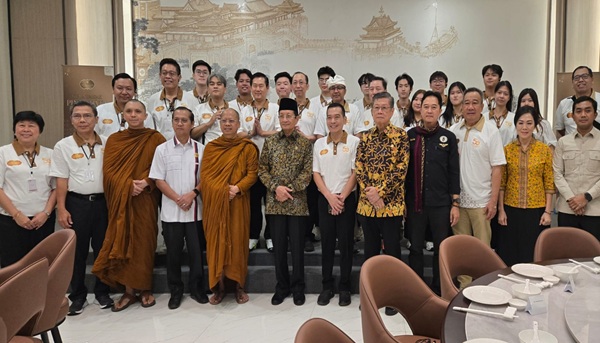 Gema Waisak Pindapata Nasional 2026, Menag: Ajarkan Kepedulian dan Semangat Berbagi
