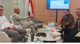 Ketua Dewan Pengawas DPP ABPEDNAS Prof. Dr. Reda Manthovani (kedua dari kiri) didampingi Sekjen ABPEDNAS Adhitya Yusma Perdana (kiri) berdiskusi dengan Ketua Umum SMSI Pusat Firdaus (kedua dari kanan) dan Sekjen SMSI Pusat Makali Kumar dalam audiensi penguatan sinergi pembangunan desa di Jakarta, Rabu (20/5/2026). (Foto: Dok.SMSI)