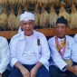 Ketua Umum Majelis Adat Sunda, Irjen Pol (Purn.) Dr. H. Anton Charliyan atau yang akrab disapa Abah Anton saat silaturahmi ke Kampung Adat Kuta, Desa Karangpaningal, Kecamatan Tambaksari, Kabupaten Ciamis, Jawa Barat, Kamis (18/6/2026). (Foto: Dok. Pribadi)
