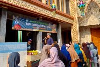 Masjid Jami' Miftahul Jannah mengadakan Bazar Shodaqoh (Sembako Murah) dalam rangkaian acara Gebyar Muharram 1448 H. (Foto: Dok. Miftahul Jannah)