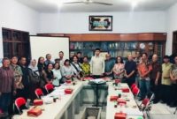 Stafsus Menag RI Gugun Gumilar bersama jemaat Gereja Kristen Jawa (GKJ) Nusukan, Jawa Tengah, Jumat (12/6/2026).(Foto: istimewa)