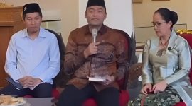 Stafsus Menag RI Gugun Gumilar (tengah) saat menghadiri acara seren taun masyarakat adat Sunda Wiwitan, Kabupaten Kuningan. (Foto: Dok.Pribadi)