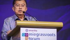 Wakil Presiden ke-10 dan ke-12 RI Jusuf Kalla (JK) saat berpidato pada forum 