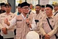 Wakil Menteri Haji dan Umrah Dahnil Anzar Simanjuntak saat melepas kepulangan jemaah haji di Bandara Internasional King Abdul Aziz, Jeddah, Arab Saudi,Senin (8/6/2026). (Foto: Dok. Kemenhaj)
