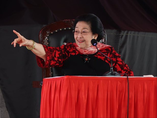 Ketua Umum PDI Perjuangan Megawati Soekarnoputri saat menyampaikan sambutan peresmian renovasi Istana Gebang di Kota Blitar, Jawa Timur, Senin (15/6/2026). (Foto: istimewa)