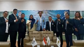 Presiden ASTAF & Secretary General ISTAF, Datuk Abdul Halim Bin Kader, BBM (tengah), didampingi Deputy Secretary ISTAF Muhammad Taufik Halim dan Deputy President ISTAF Muhammad Fariq Abdul Halim, berfoto bersama Ketua Umum PB PSTI Dr. H. Suryanto, A.M., S.Ag. (keempat dari kiri), Sekretaris Jenderal PB PSTI Prof. Dr. H. Nukhrawi Nawir, M.Kes., AIFO (ketiga dari kiri), Dekan FIKK UNJ Prof. Dr. Nofi Marlina Siregar, M.Pd., serta jajaran pengurus lainnya saat pertemuan di FIKK UNJ, Selasa (9/6/2026).(Foto: Istimewa)