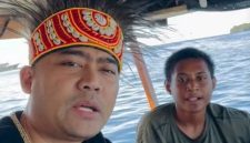 Stafsus Menag Gugun Gumilar bersama Sael, pemuda asal Manokwari Papua Barat. (Foto: Dok. Pribadi)