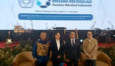 (Dari ke kanan) Dr. Ranto P. Simanjuntak, S.H., M.H., Ruth M. Simamora, S.H., M.Kn., Prof. Dr. Jamin Ginting, S.H., M.H., M.Kn., dan Arman Hanis, S.H., saat deklarasi Asosiasi Advokat Indonesia Nasional Bersatu dalam Musyawarah Nasional Luar Biasa (Munaslub) Bersama Rekonsiliasi AAI di Jakarta, Sabtu (4/7/2026). (Foto: Mercinews.com)