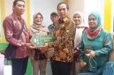 Penyerahan kunci rumah program bantuan rumah Baznas layak huni kepada keluarga dhuafa di Kelurahan Pinang Ranti, Kecamatan Makasar, Jakarta Timur, Jumat (3/7/2026). (Foto: Dok. Baznas Jaktim)
