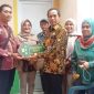 Penyerahan kunci rumah program bantuan rumah Baznas layak huni kepada keluarga dhuafa di Kelurahan Pinang Ranti, Kecamatan Makasar, Jakarta Timur, Jumat (3/7/2026). (Foto: Dok. Baznas Jaktim)