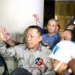 Eks Jampidsus Febrie Adriansyah dikawal menuju Rutan Cabang KPK di Gedung Merah Putih KPK, Jakarta Selatan, Jumat (24/7/2026) malam. (Fad/Mercinews.com)