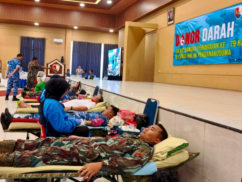 Lanud Halim Perdanakusuma menggelar kegiatan donor darah menjelang peringatan Hari Bakti ke-79 TNI AU di Gedung Garda Dirgantara, Sabtu (18/7/2026). (Foto: Dok. Lanud Halim Perdanakusuma)