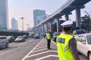 Situasi arus lalu lintas Senin (13)7/2026) di Ruas Tol Dalam Kota (Exit Tol Tegal Parang) arah Jalur Arteri terpantau pada padat. (Foto: Dok. TMC Polda Metro Jaya)