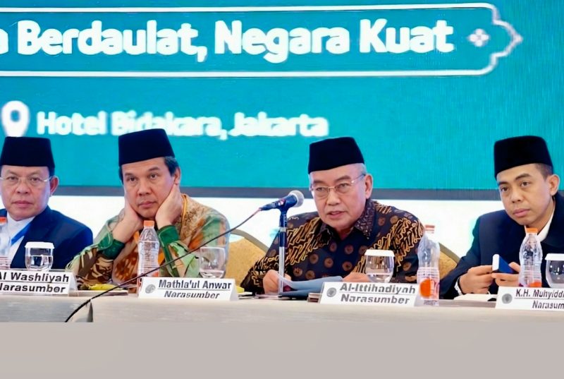 Wakil Ketua Umum Pengurus Besar Mathla'ul Anwar (PBMA) KH Zaenal Abidin Syuja'i (dua, kanan) tampil sebagai pembicara mewakili Ketua Umum PBMA pada Kongres Umat Islam Indonesia (KUII) VIII di Jakarta pada 26 Juli 2026 (Foto: Dok. PBMA)