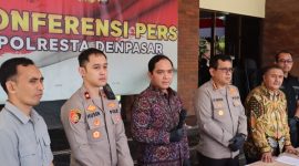 Konferensi pers terkait kematian WNA di Mapolresta Denpasar, Kamis (16/7/2026)/ (Foto: istimewa_