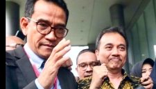 Roy Suryo didampingi kuasa hukumnya Refly Harun. (Foto: istimewa)