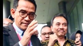 Roy Suryo didampingi kuasa hukumnya Refly Harun. (Foto: istimewa)