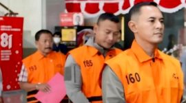 KPK menahan empat tersangka dalam OTT Bupati Pemalang, termasuk staf administrasi KPK Setya Budi Dias Oktavianto. (Foto: Dok. KPK)