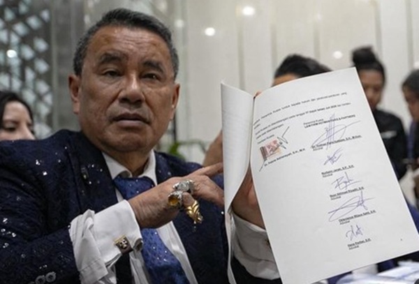 Hotman Paris Hutapea saat konferensi pers di Kejagung Jakarta, belum lama ini. (Foto: ist)