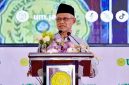 Ketua Umum PP Muhammadiyah Haedar Nashir saat menyampaikan Orasi Kebangsaan bertajuk “Pers Berkemajuan: Relasi Media, Agama, dan Semangat Kebangsaan” dalam rangkaian Hari Pers dan Literasi Muhammadiyah 2026 di Auditorium K.H. Ahmad Azhar Basyir, Universitas Muhammadiyah Jakarta (UMJ), Kamis (13/8/2026). (Foto: Dok. Humas UMJ)