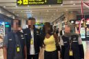 Petugas Imigrasi Ngurah Rai mengawal ketat proses deportasi WN Nigeria berinisial IO melalui Bandara Internasional I Gusti Ngurah Rai Bali, Selasa (18/8/2026). (Foto: Dok. Kanim Ngurah Rai)