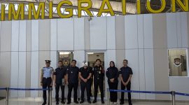 Kantor Imigrasi Kelas II Non-TPI Ponorogo mendeportasi WNA asal Tiongkok berinisial DY melalui Bandara Internasional Juanda, Surabaya, Jawa Timur, Kamis (6/8/2026). (Foto: Dok. Kanim Ponorogo)