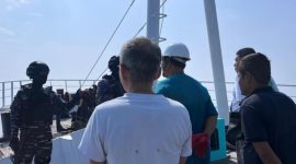 KRI Kerambit 627 TNI AL menggagalkan dugaan penyelundupan 1,3 ton narkotika yang diduga ketamin di perairan Tanjung Berakit, Kepri, Kamis (6/8/2026). (Foto: Dok. TNI AL)