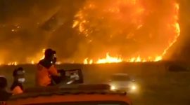 Kebakaran di Kawasan Wisata Gunung Bromo Kabupaten Lumajang Jawa Timur, Sabtu (8/8/2026). (Foto: tangkapan layar video)