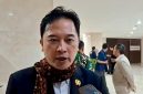 Anggota DPRD DKI Jakarta Fraksi PSI Kevin Wu saat menyampaikan keterangan pers di Jakarta, Selasa (4/8/2026). (Foto: ist)