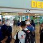 Imigrasi Denpasar mengawal ketat proses deportasi WNA China berinisial JZ di Bandara Internasional I Gusti Ngurah Rai Bali, Senin (7/9/2026). (Foto: Mercinews.com/HO-Kanim Denpasar)