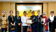 Pengurus Majelis Adat Sunda (MASDA) Jabar bersama KSP Dudung Abdurachman di Bina Graha Jakarta, Kamis (24/9/2026). (Foto: Dok. Masda Jabar)