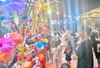 Warga asal Mandar, Sulawesi Barat, di Pejagalan, Jakarta Utara, menggelar tradisi berebut telur dan uang dalam peringatan Maulid Nabi Muhammad SAW di Musala Al-Ikhlas, Sabtu (5/9/2026). (Foto: istimewa)
