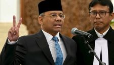 Suahasil Nazara mengucapkan sumpah jabatan sebagai Menteri Keuangan di Istana Negara, Jakarta, Senin (14/9/2026). (Dok. BPMI Setpres)