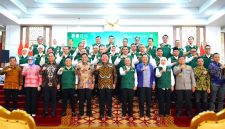 Pengurus IKA-MUBA periode 2026-2030 berfoto bersama seusai pengukuhan di Griya Agung Palembang, Sumsel, Minggu (27/9/2026). (Foto: istimewa)