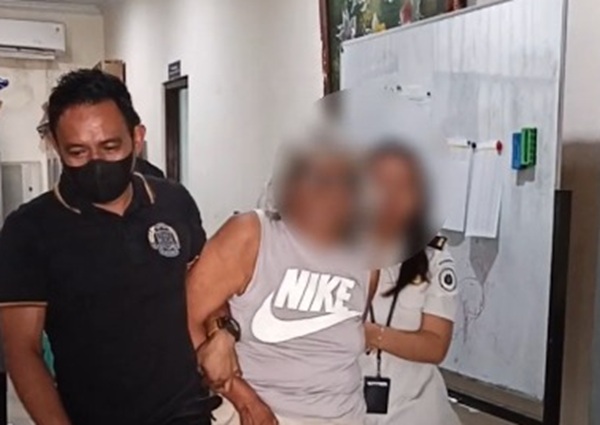 WNA Belanda berinisial FMMM (67) dipindahkan ke Rudenim Denpasar setelah mengamuk di hotel dan kembali membuat keributan saat diperiksa di Kantor Imigrasi Denpasar. (Foto: Dok. Kanim Denpasar)