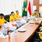 Jajaran pengurus AMKI Banyuasin saat audiensi dengan Bupati Banyuasin, Askolani, di Guest House Rumah Dinas Bupati, Jumat (23/10/2026). (Foto: Dok. AMKI Banyuasin)