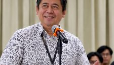 Jaksa Kejagung RI yang merupakan alumni Fakultas Hukum Universitas Nasional (FH UNAS), IGN Agung Yuliarta Endrawan, saat menyampaikan pesan acara pelepasan lulusan FH UNAS Semester Genap Tahun Akademik 2025/2026 di Gedung Menara UNAS, Ragunan, Jakarta, Sabtu (17/10/2026).(Foto: istimewa)