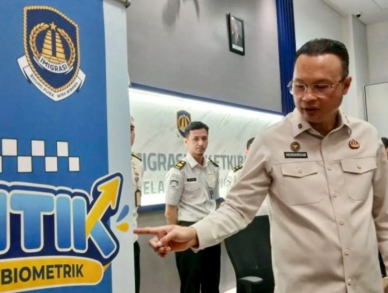 Dirjen Imigrasi, Hendarsam Marantoko meresmikan 