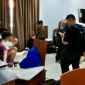 Sebanyak 21 WNA Vietnam, Myanmar dan Tiongkok diamankan petugas Imigrasi di Kuta Bali, Kamis (29/10/2026). Mereka diduga sindikat judol jaringan internet. (Foto: Dok. Imigrasi Bali)