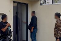 Tim Seksi Intelijen dan Penindakan Keimigrasian Imigrasi Denpasar mengamankan WNA Nigeria di wilayah Padangsambian Kaja, Kecamatan Denpasar Barat, Kota Denpasar, Jumat (23/10/2026). (Foto: Dok. Kanim Denpasar)