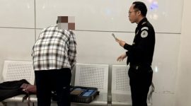 Kantor Imigrasi Ngurah Rai mendeportasi seorang WNA asal India berinisial SP yang diketahui memiliki dua paspor dengan identitas berbeda. (Foto: Dok. Kanim Ngurah Rai)